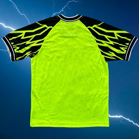 NIKE SPORTSWEAR MENS V NECK JERSEY SHIRT SIZE SMALL NEON VOLT BLACK WHITE NEW - Picture 2 of 6